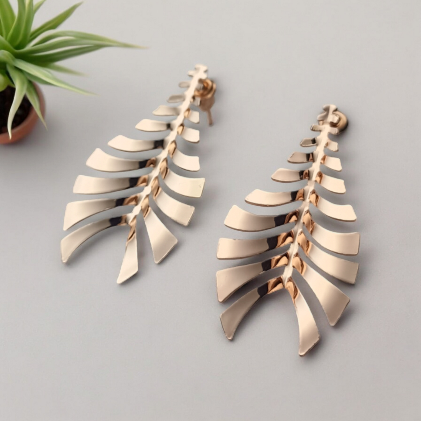 Leafy luxe rosegold earrings
