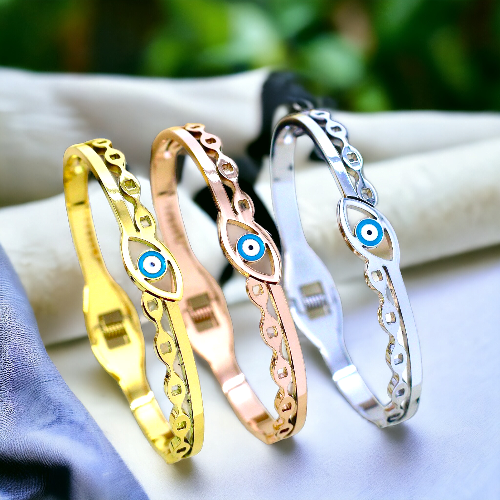 Minimalistic evil eye kada